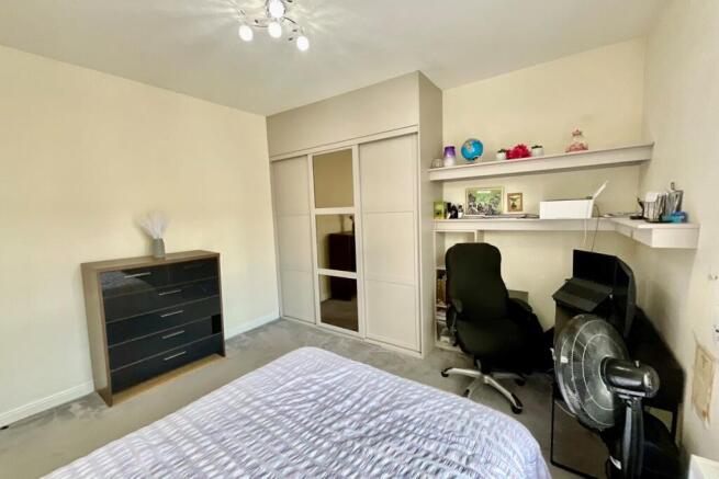 4 bed Terraced for sale Image 12