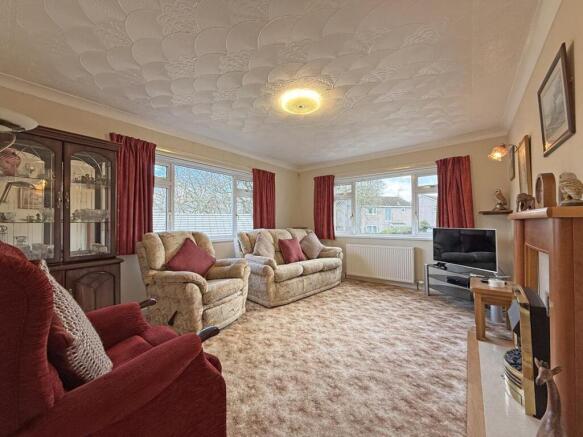 Oak Tree Park 25 - Lounge Front.jpg