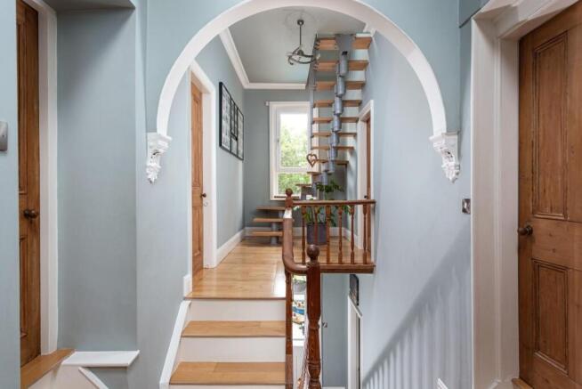 3 bed Detached for sale Image 8