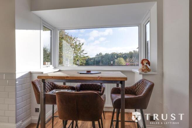 4 bed Semi-Detached for sale Image 7