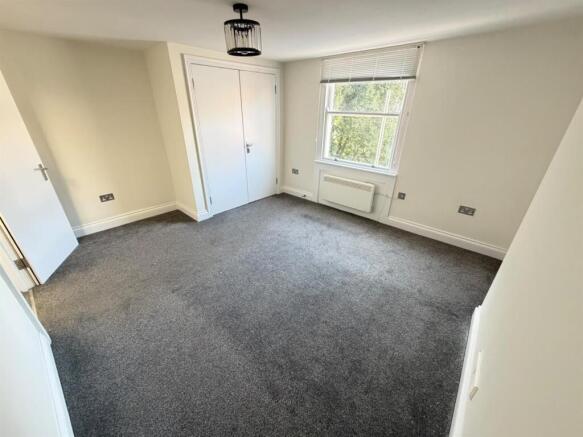 Flat 3 Regent Gate - Bedroom.jpg