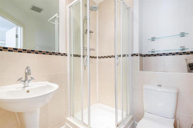EN SUITE SHOWER ROOM