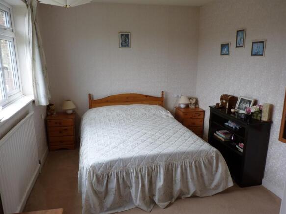 BEDROOM 2