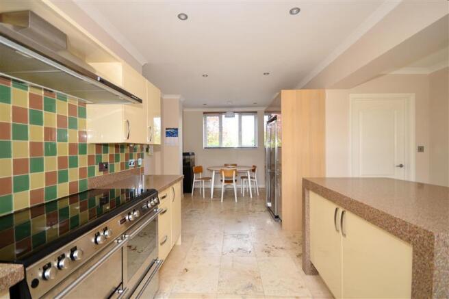Kitchen/Breakfast Area