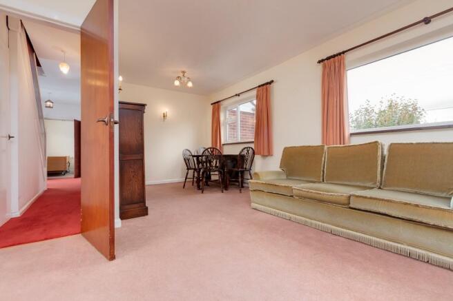 Lounge/Dining Room