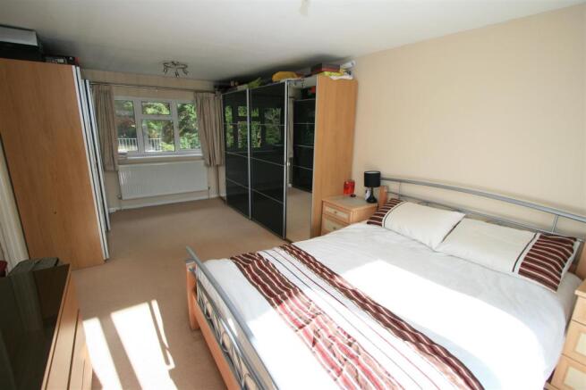 Bedroom 1.jpg