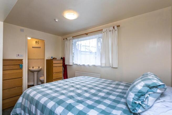 Bedroom 7.jpg