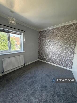 4 bed Semi-Detached to rent Image 12
