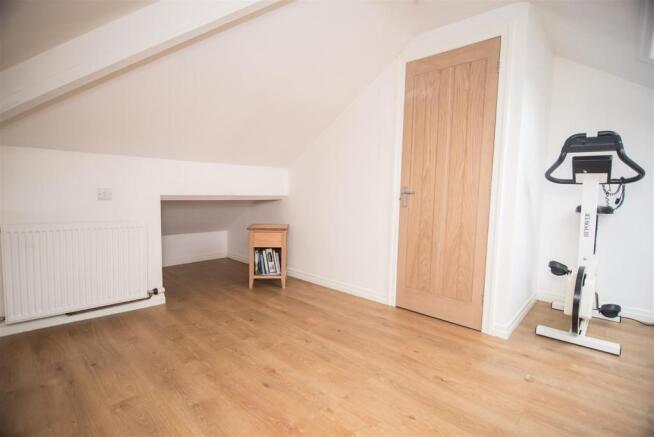 FIRST FLOOR ROOM