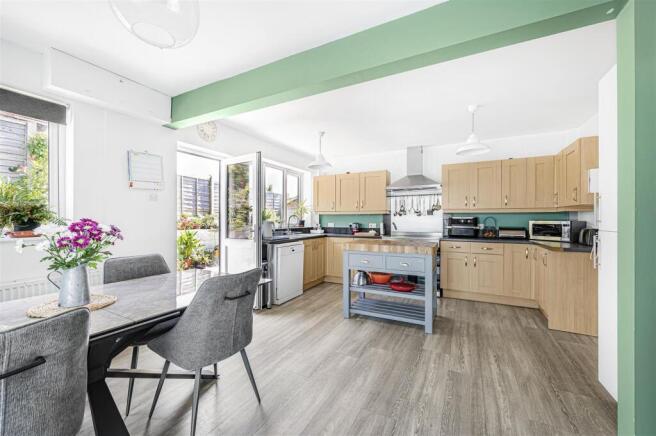 Kitchen/Dining Room