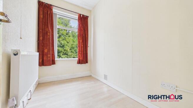 2 bed Terraced to rent Image 8