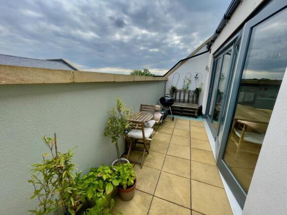 2 bed Terraced to rent Image 7