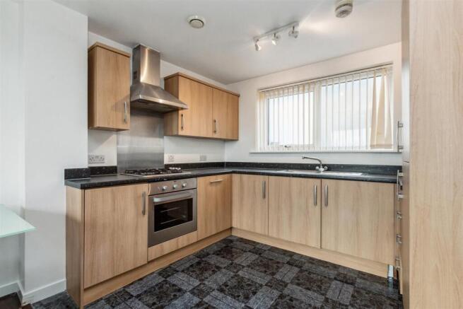 F7 122 Tooting High Street SW17 kitchen 2.jpg