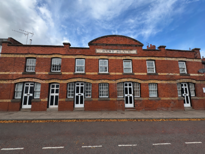 2 Rainbow Street, West Place, Leominster