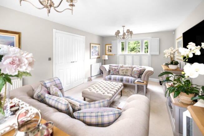 4 bed Detached for sale Image 5