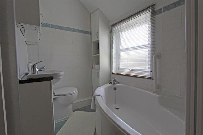 Bathroom.jpg