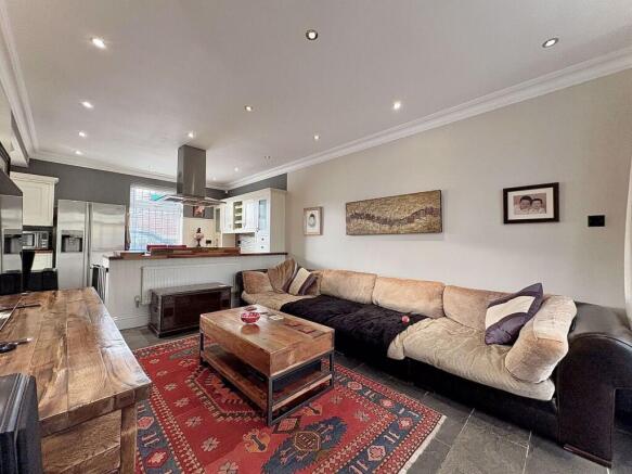 Cotwall End Road, LOWER GORNAL, DY3 3EN photo 4