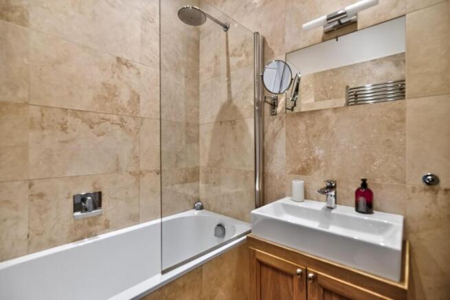2 bed Apartment for sale Image 9