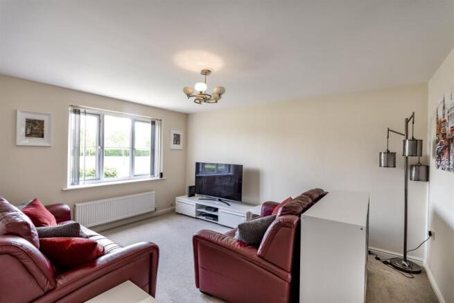 4 bed Detached for sale Image 12