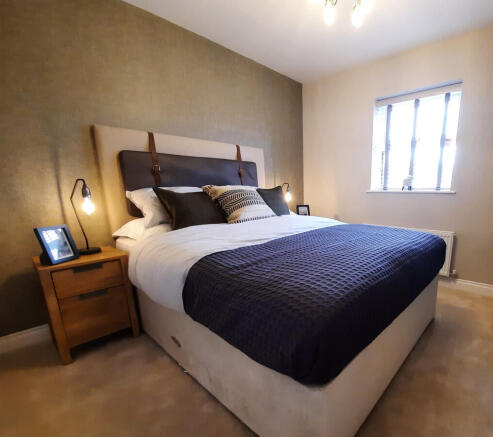 4 bed Detached for sale Image 11
