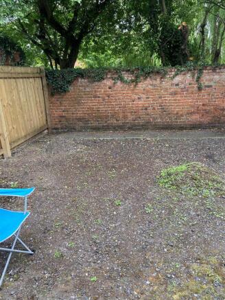 4 bed House Share to rent Image 9