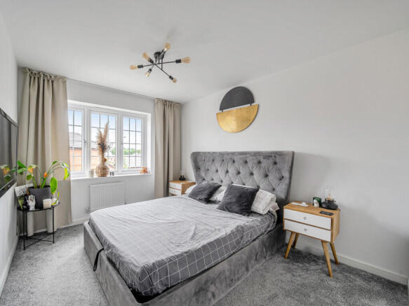 4 bed Detached for sale Image 7