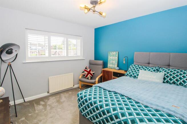4 bed Detached for sale Image 12