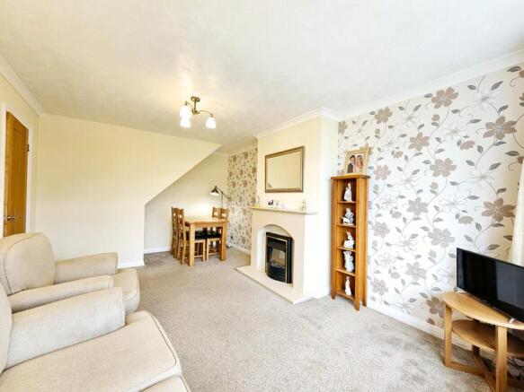 3 bed Semi-Detached Bungalow for sale Image 4