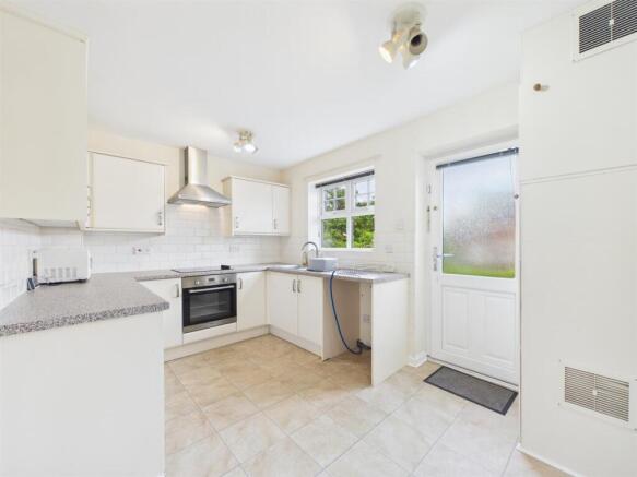 Kitchen 1.jpg