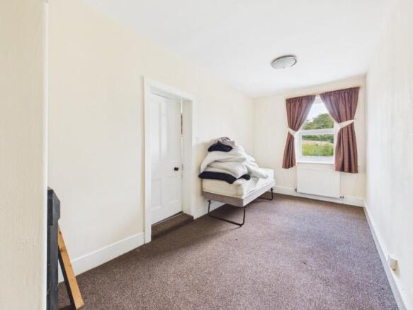 3 bed House to rent Image 8