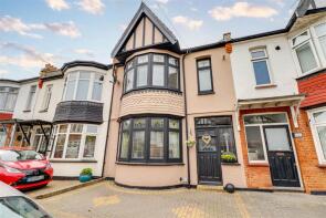 49, Lord Roberts Avenue, Leigh-on-sea SS9 1ND