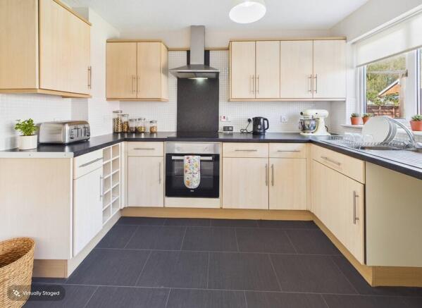 3 bed Semi-Detached for sale Image 8