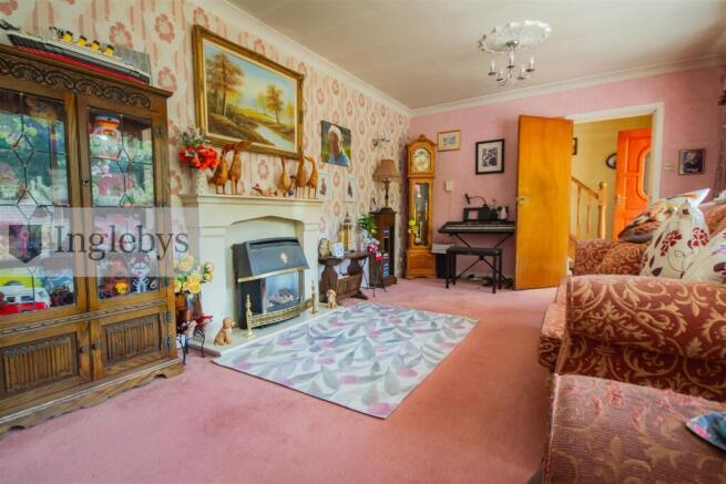 2 bed Detached Bungalow for sale Image 4