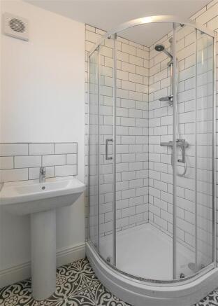Shower Room (2nd Floor)