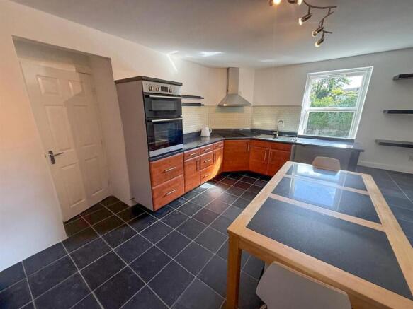 3 bed Maisonette for sale Image 5
