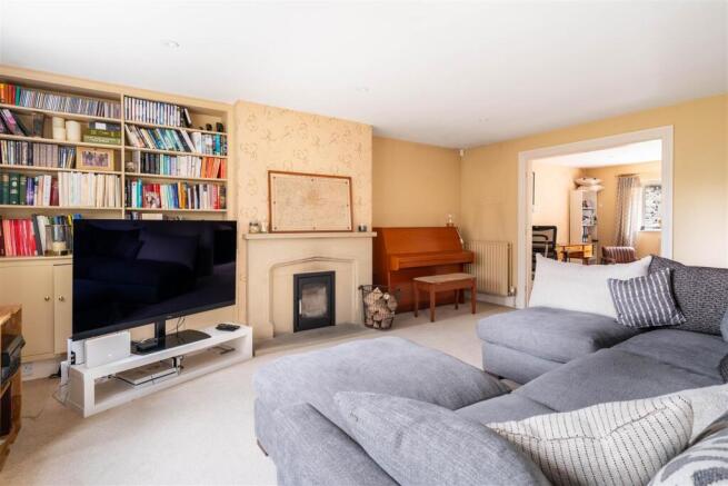 Living Room-2.jpg