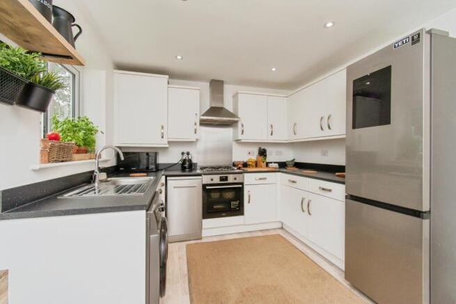 3 bed Town House for sale Image 7