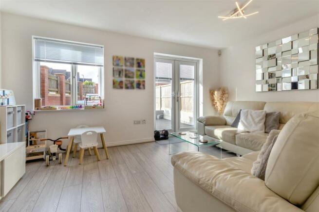 8586346-interior01.jpg