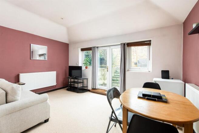 Sitting_Room_1.jpg