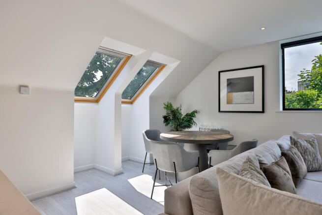 3 bed Apartment for sale Image 6