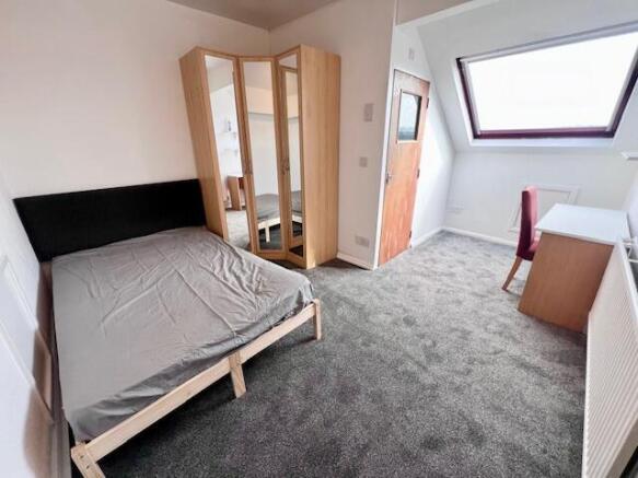 3 bed Terraced to rent Image 4