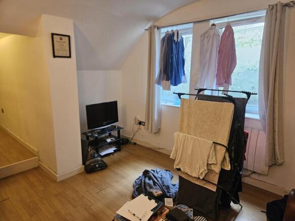 1 bed Flat for sale Image 11