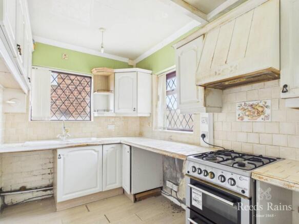 3 bed Semi-Detached for sale Image 4