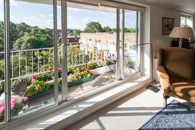 Abbotsbury House 13-011.dng