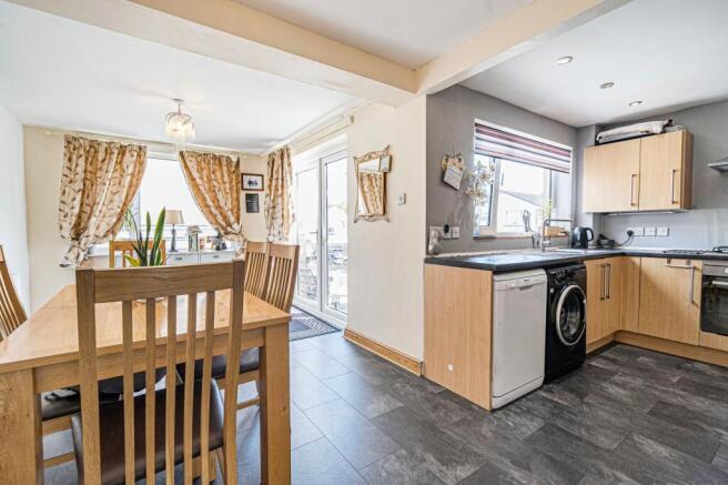 Open plan kitchen / dining room