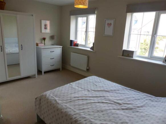 BEDROOM 2