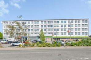 37, Stanford House, Princess Margaret Road, Tilbury RM18 8YP