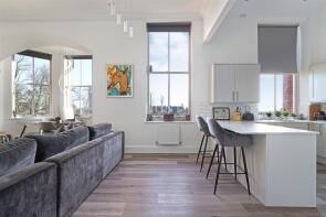 Flat 7, Goldsmith House, Brandesbury Square, Woodford Green IG8 8RL
