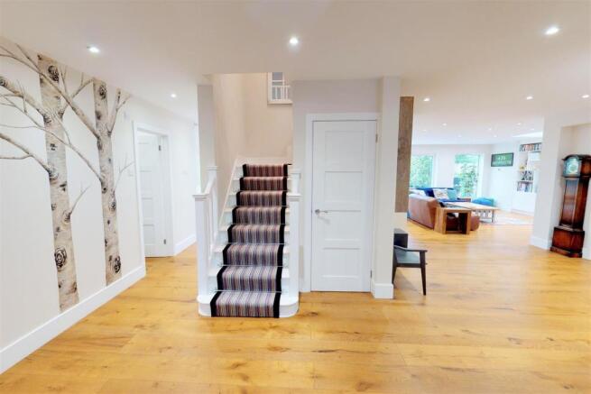Entrance hall.jpg