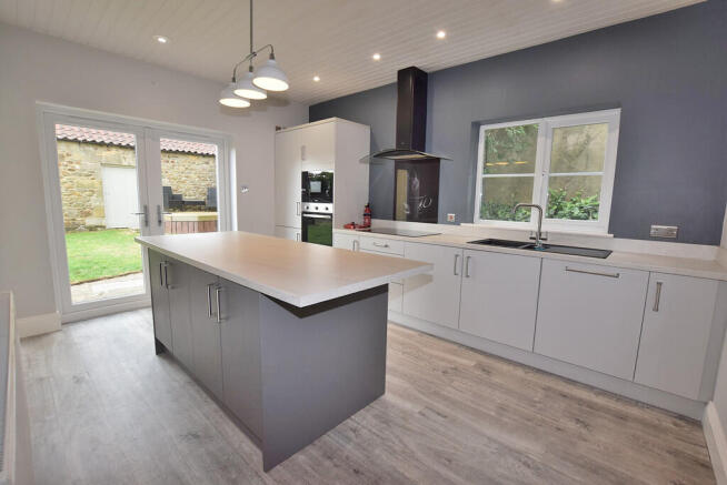 3 bed Detached to rent Image 11